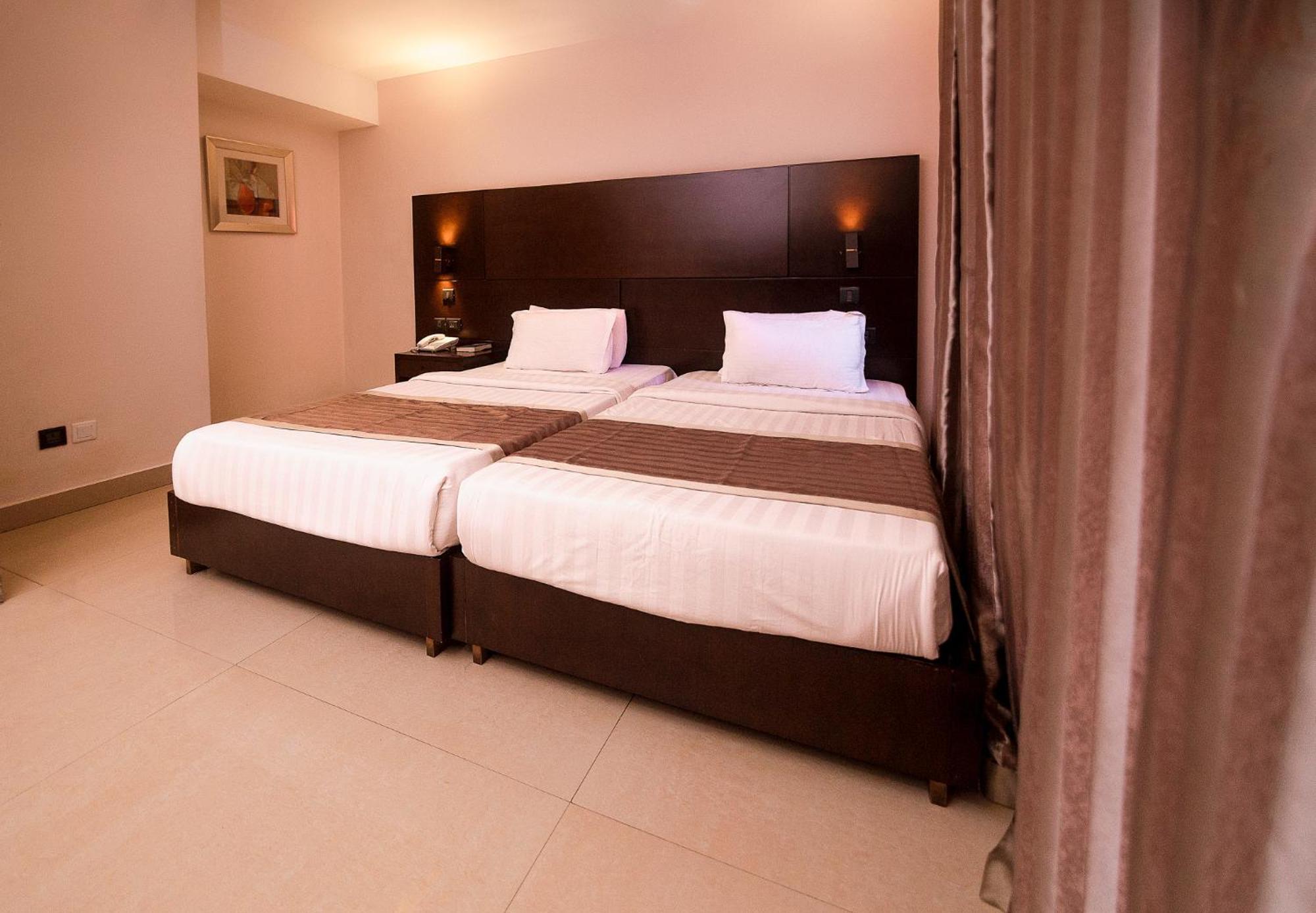 Noble House Hotel Kumasi Exterior photo