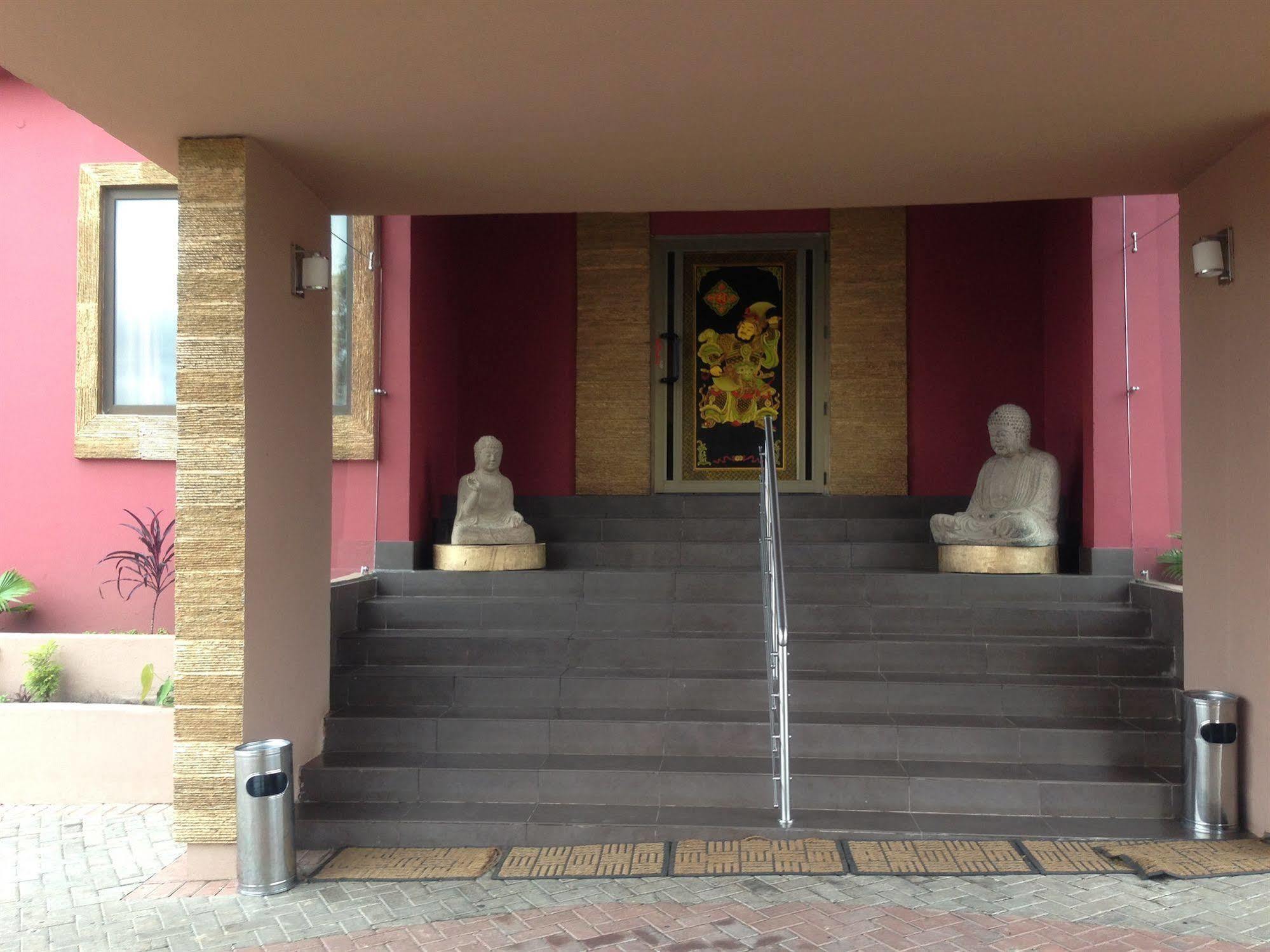 Noble House Hotel Kumasi Exterior photo