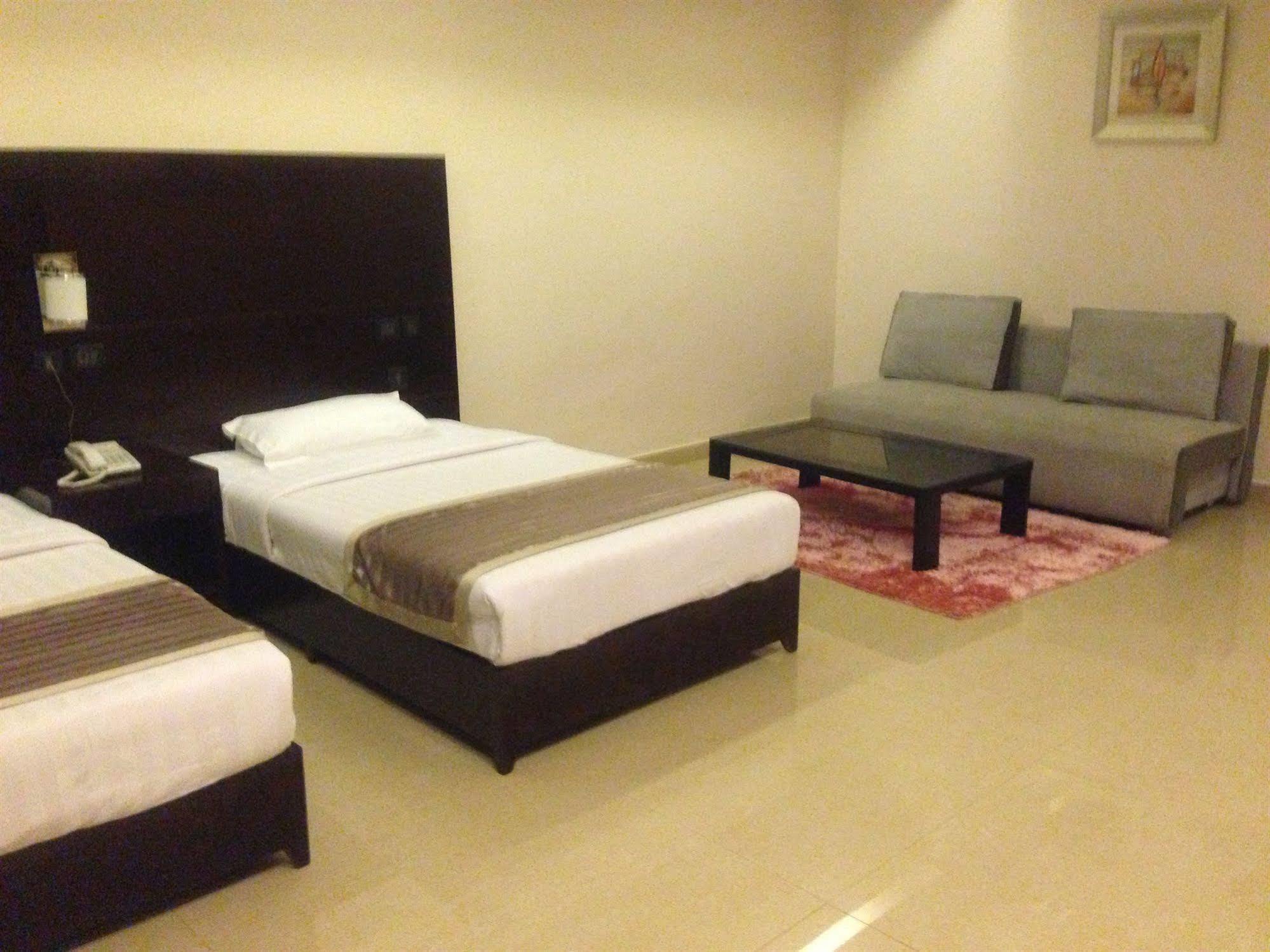 Noble House Hotel Kumasi Exterior photo