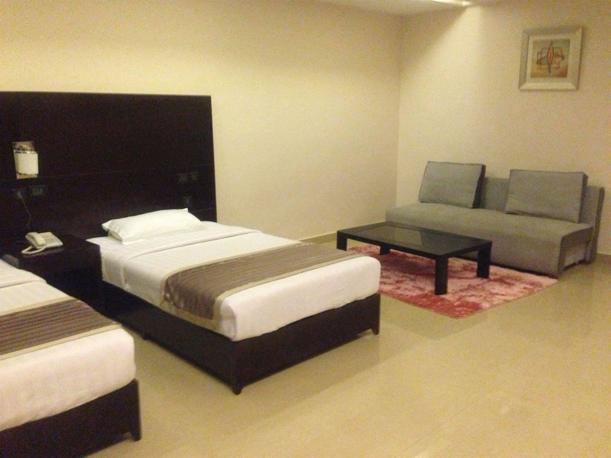Noble House Hotel Kumasi Exterior photo