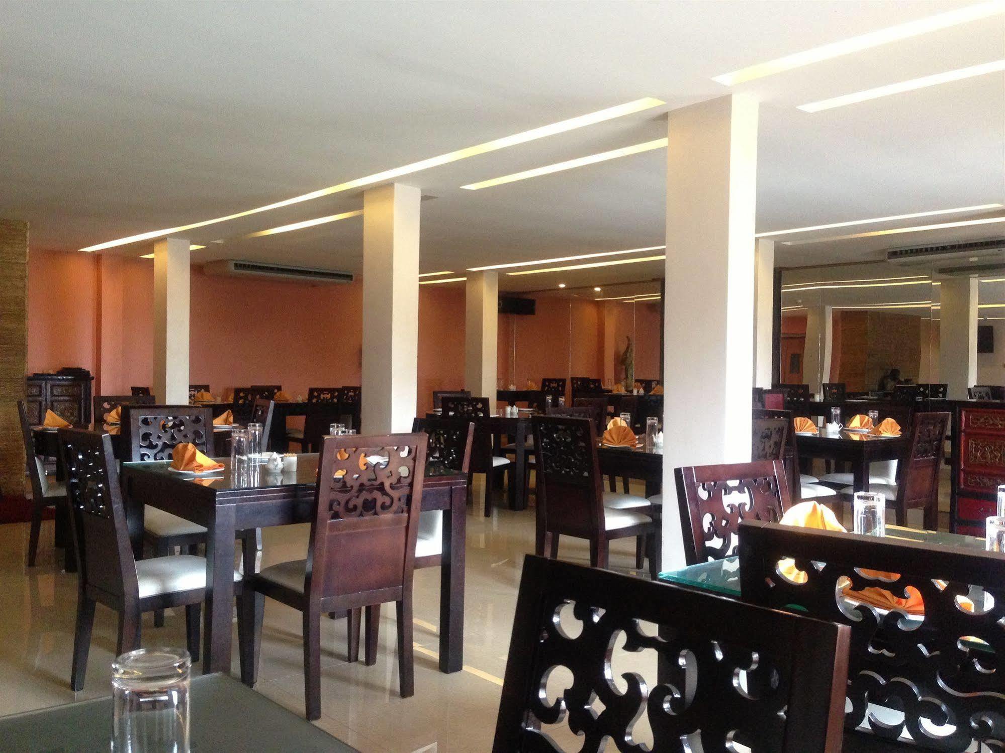 Noble House Hotel Kumasi Exterior photo