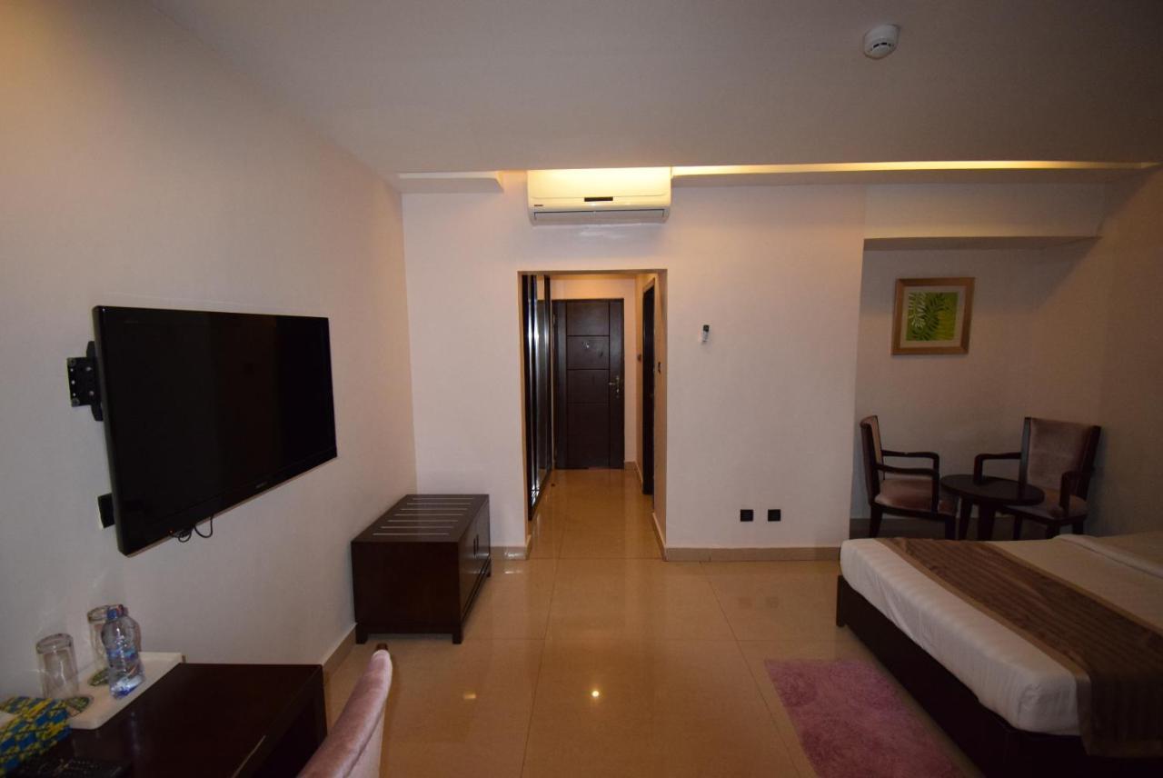 Noble House Hotel Kumasi Exterior photo