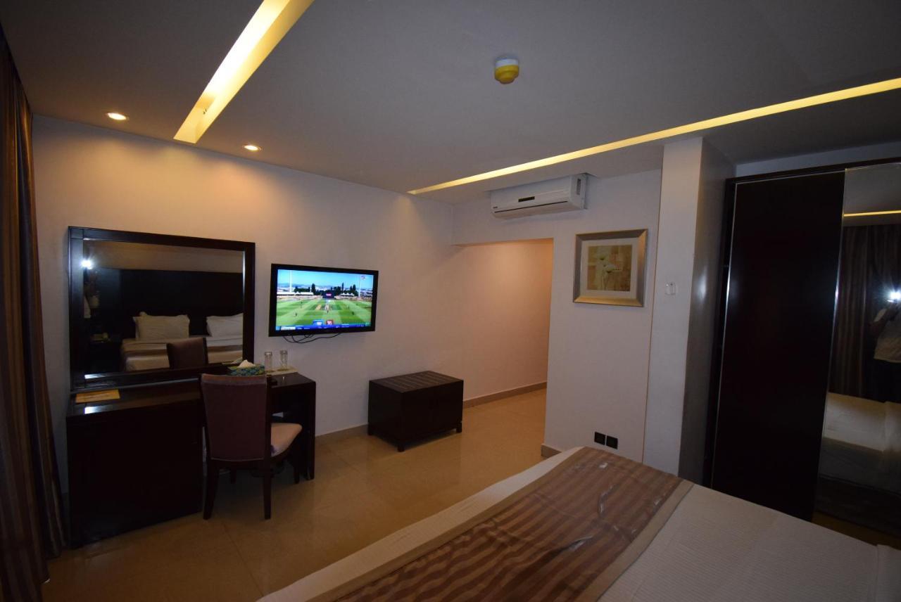 Noble House Hotel Kumasi Exterior photo
