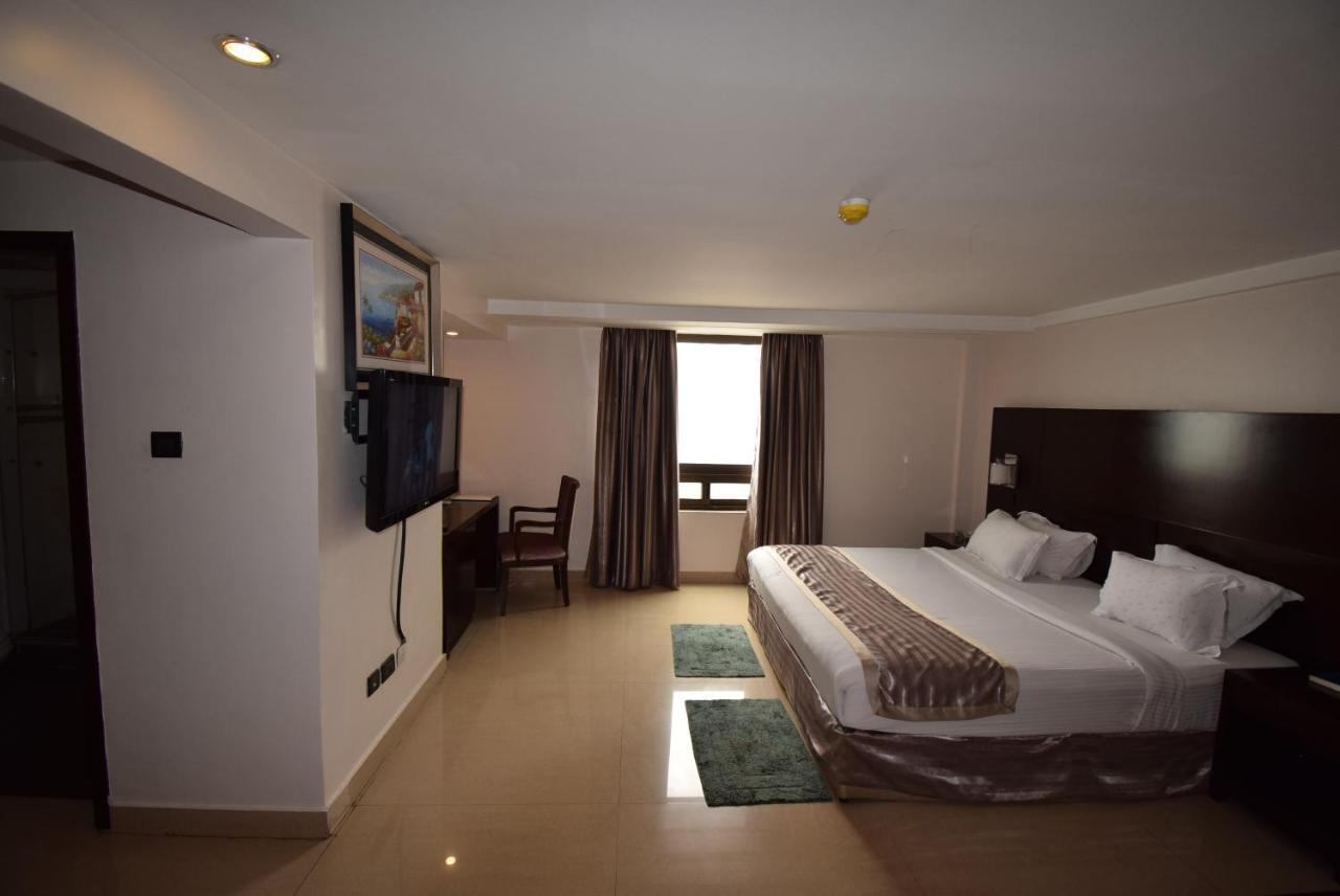 Noble House Hotel Kumasi Exterior photo
