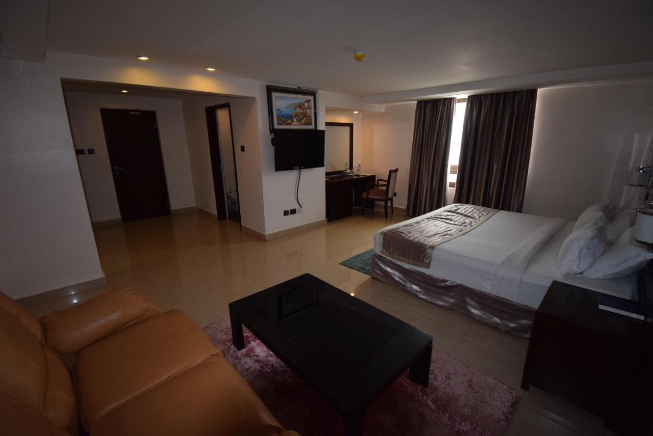 Noble House Hotel Kumasi Exterior photo