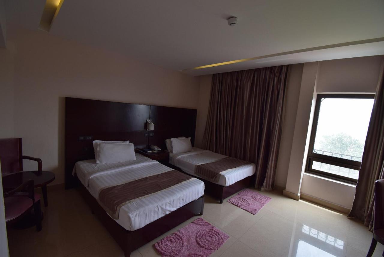 Noble House Hotel Kumasi Exterior photo