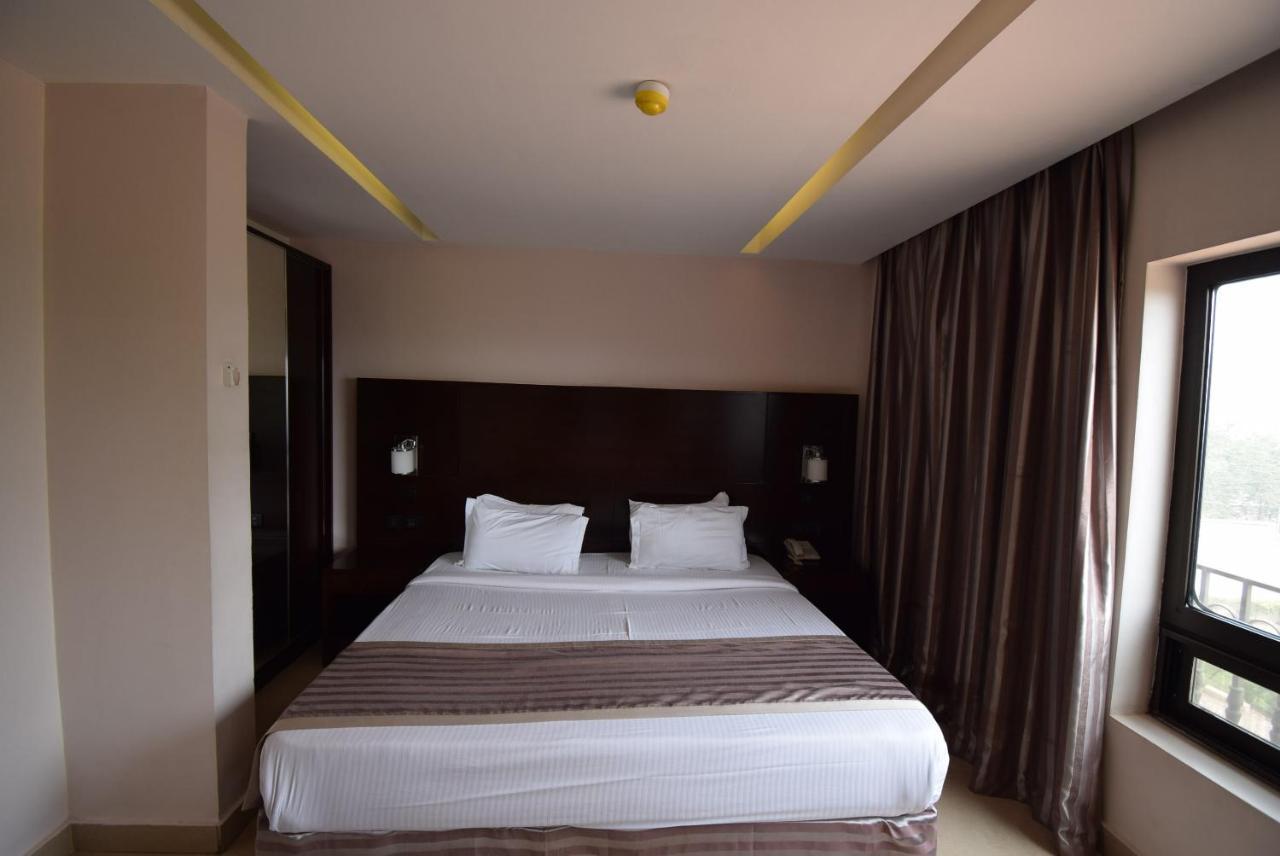Noble House Hotel Kumasi Exterior photo