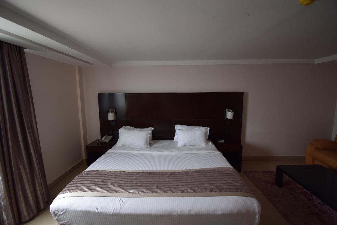 Noble House Hotel Kumasi Exterior photo